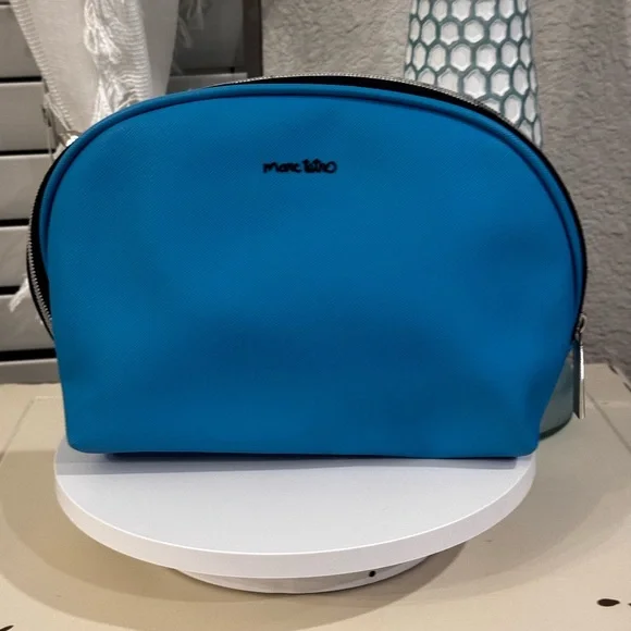 MARC TETRO Schnauzer Cosmetic Bag NWOT - Picture 3 of 7